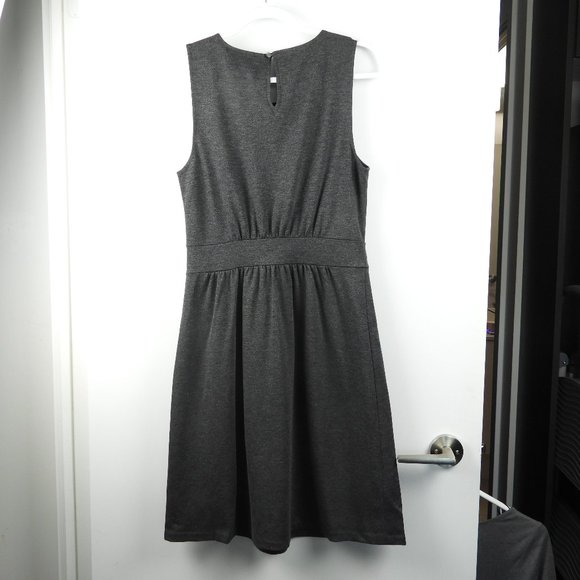 Banana Republic Workwear Dress in a size 6 - Picture 4 of 7
